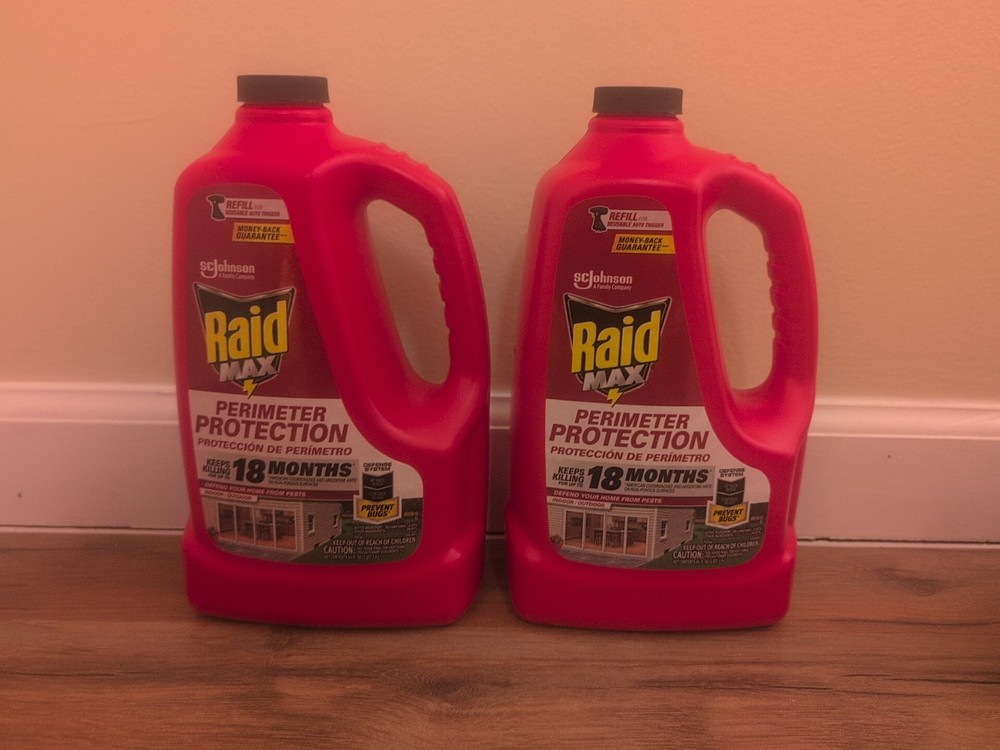 lot of (2) Raid MAX Perimeter Protection Bug Killer, Auto Trigger Refill, 64 oz