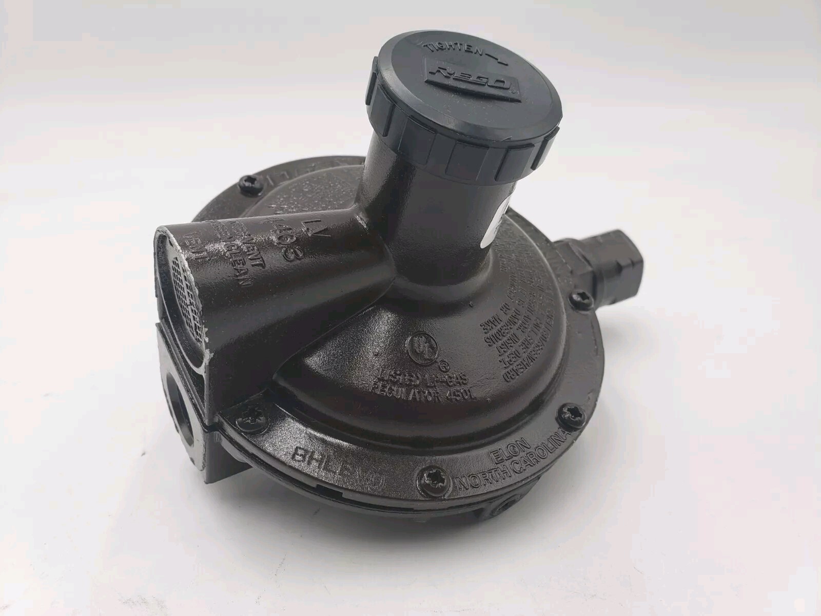 LB White Propane Regulator LP 11" WC 2nd Stage Vent Over Outlet 550-06553