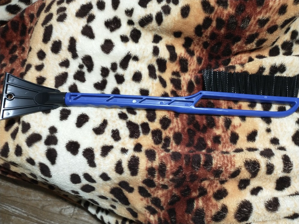 Car Snow Scraper and Brush Ice scraper  24in
