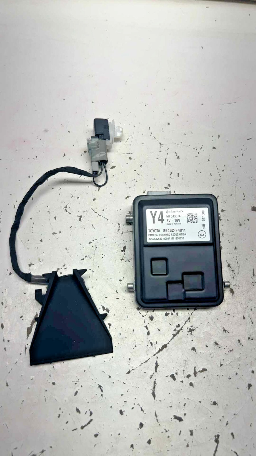 18 TOYOTA CHR Camera/projector