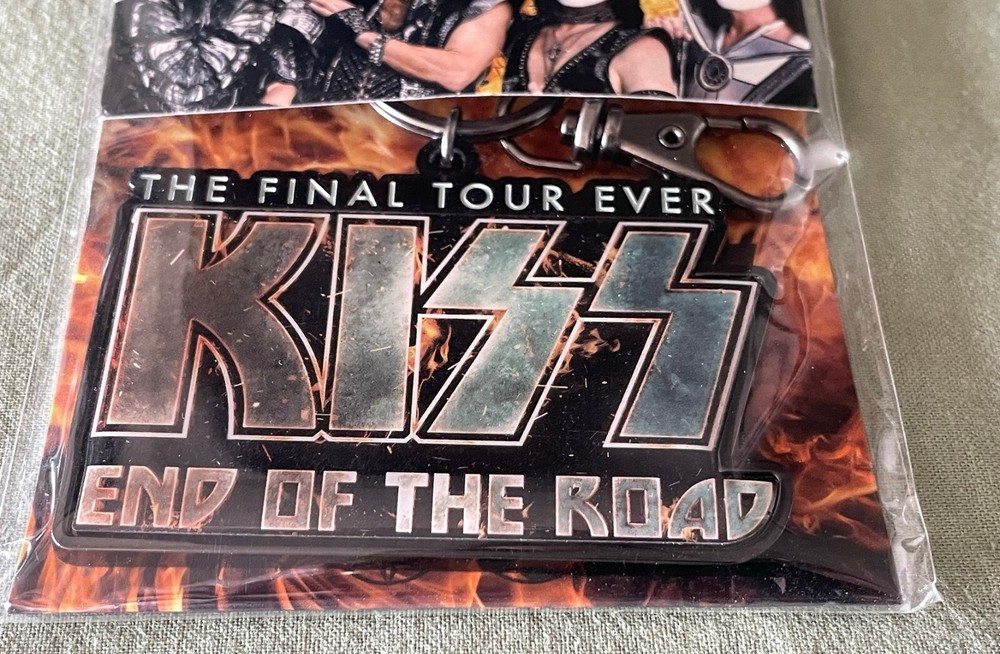 NEW! $0 ship! Kiss JAPAN 2019 tour KEYCHAIN official GENE SIMMONS others listed