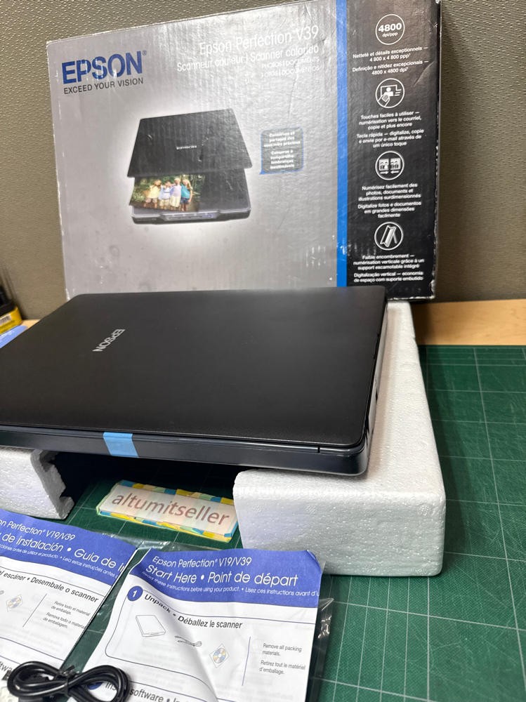 Epson Perfection V39 Photo Document Scanner USB Powered Flatbed Scanner BOX EUC