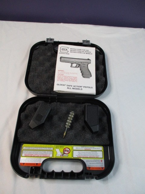 Glock - G17 GEN4 Hard Case & Accessories With Manual