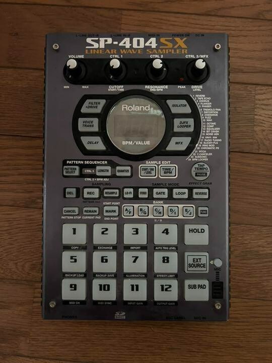 Roland SP-404SX Compact Linear Wave Sampler