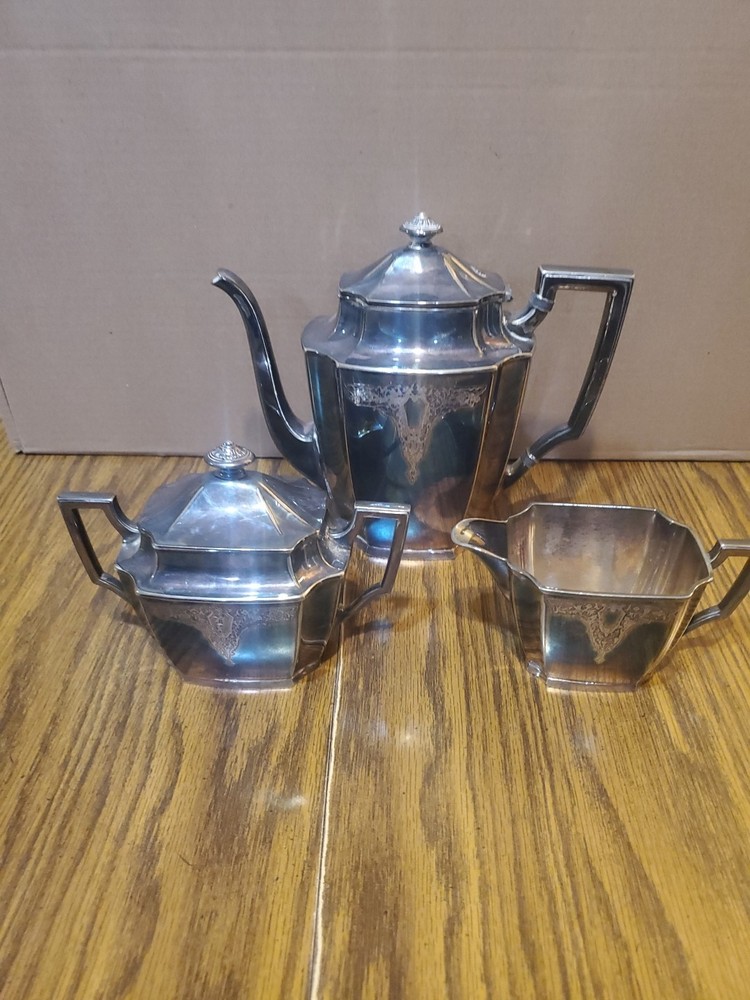 1847 Rogers Bros Tea Set Three-Piece Silver Plate 'Ancestral' Pattern