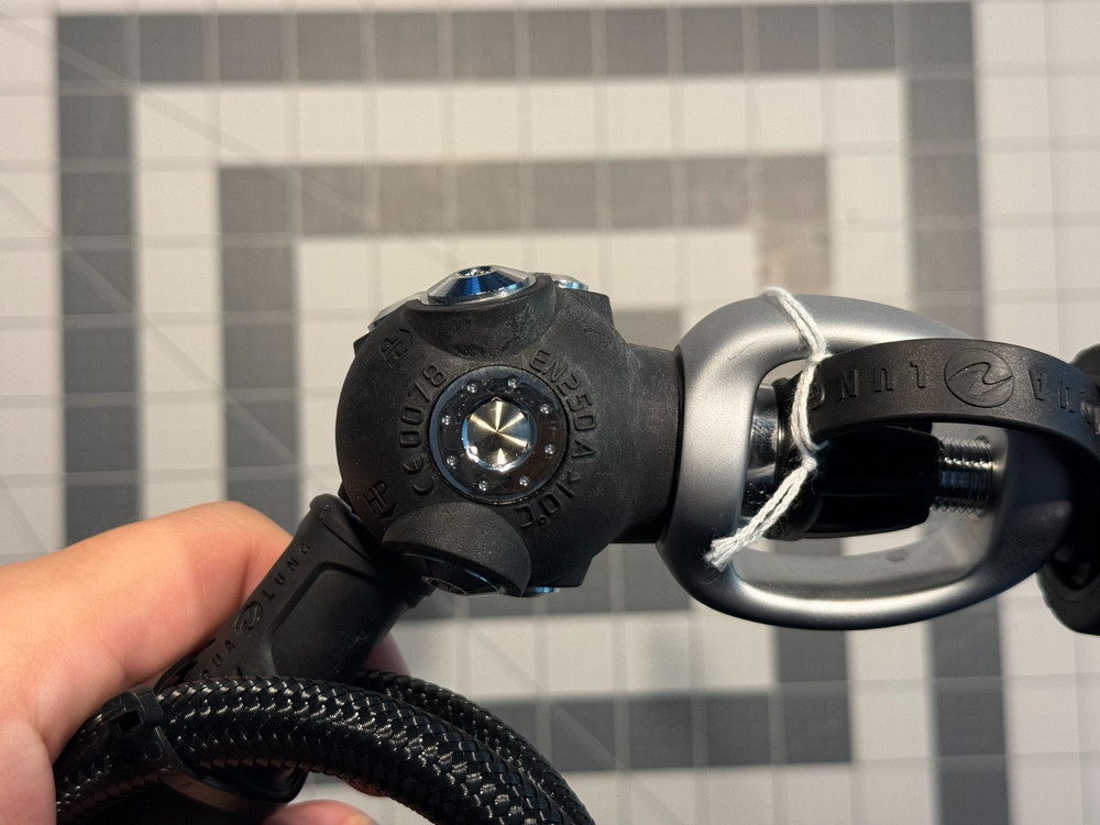 Aqualung Mikron First & Second Stage NEW