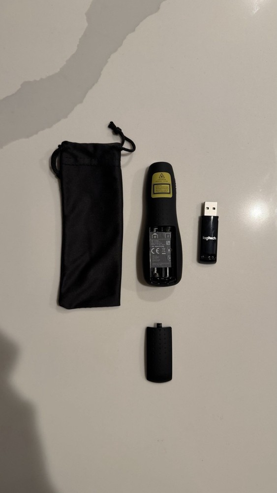 Logitech R400 Black Wireless Presenter Presentation Pointer Remote Control New