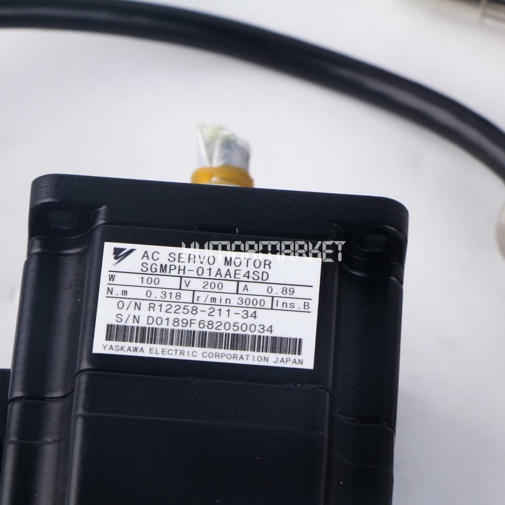 New One Yaskawa Servo Motor SGMPH-01AAE4SD