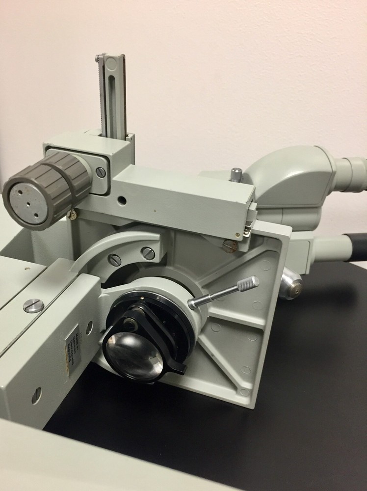 ZIESS ausJENA Microscope with 4 Objectives and light source
