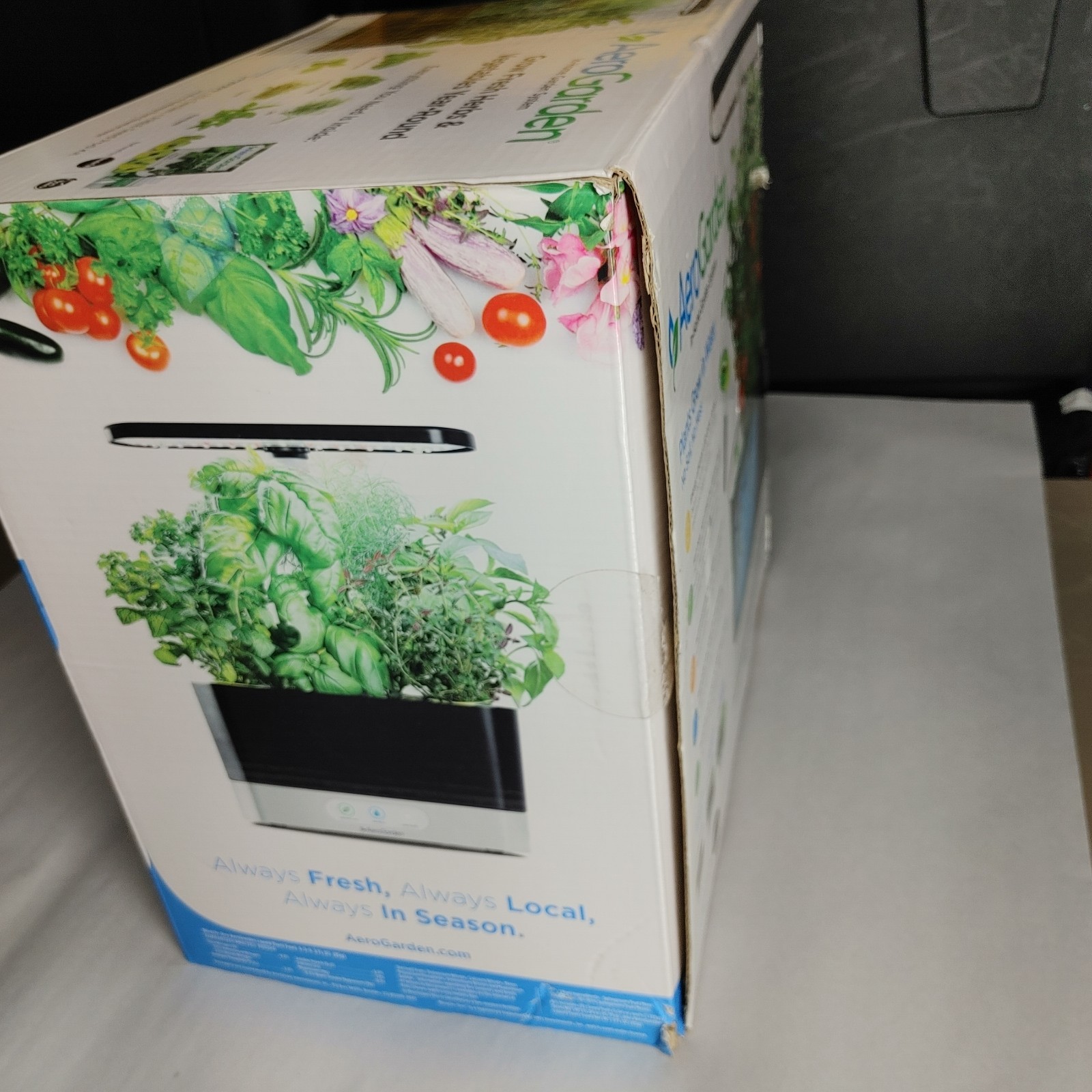 Aerogarden In-Home Garden System Harvest 6 Pods (Opened Box)