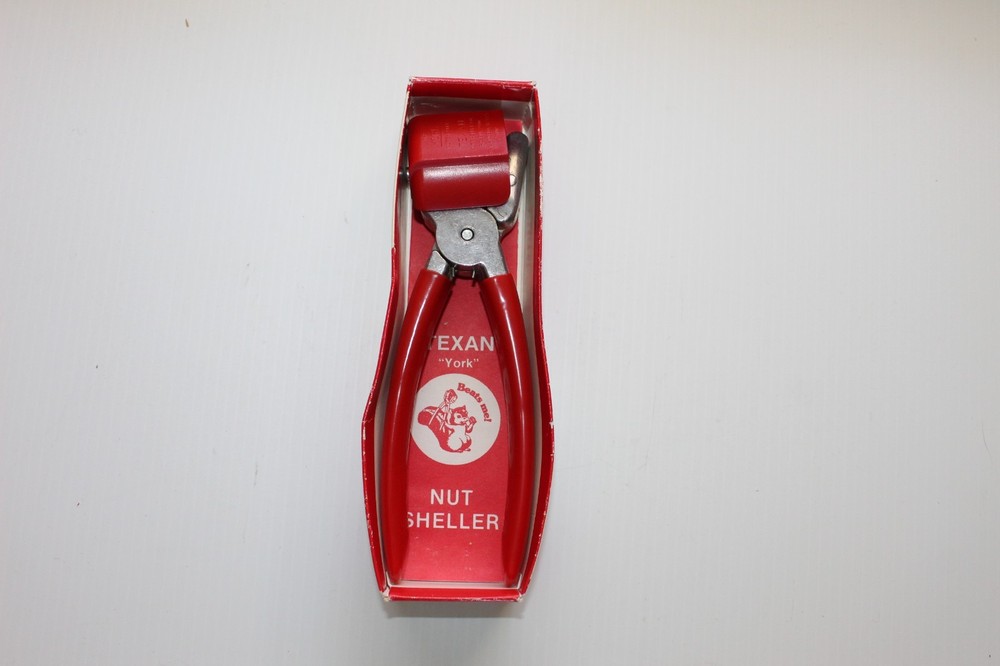 Texan "York" Nut Sheller a Plier-style Kitchen Tool Nut Cracker Red