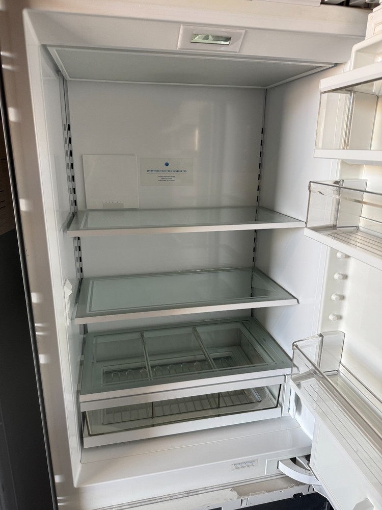 Sub-Zero IT-30RID-RH 30” Built-In All Refrigerator Column – 2015 Display Model
