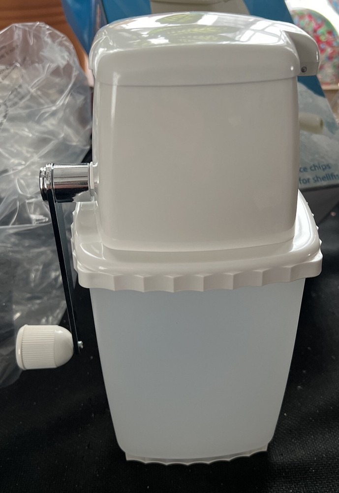 Winco ICP-9, Manual Ice Crusher