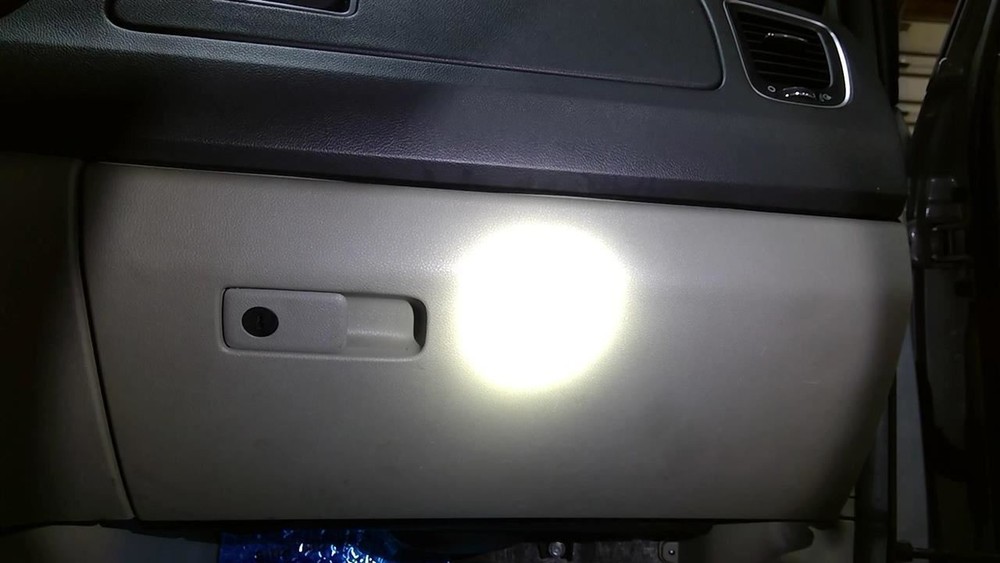 SEDONA    2016 Glove Box 963589
