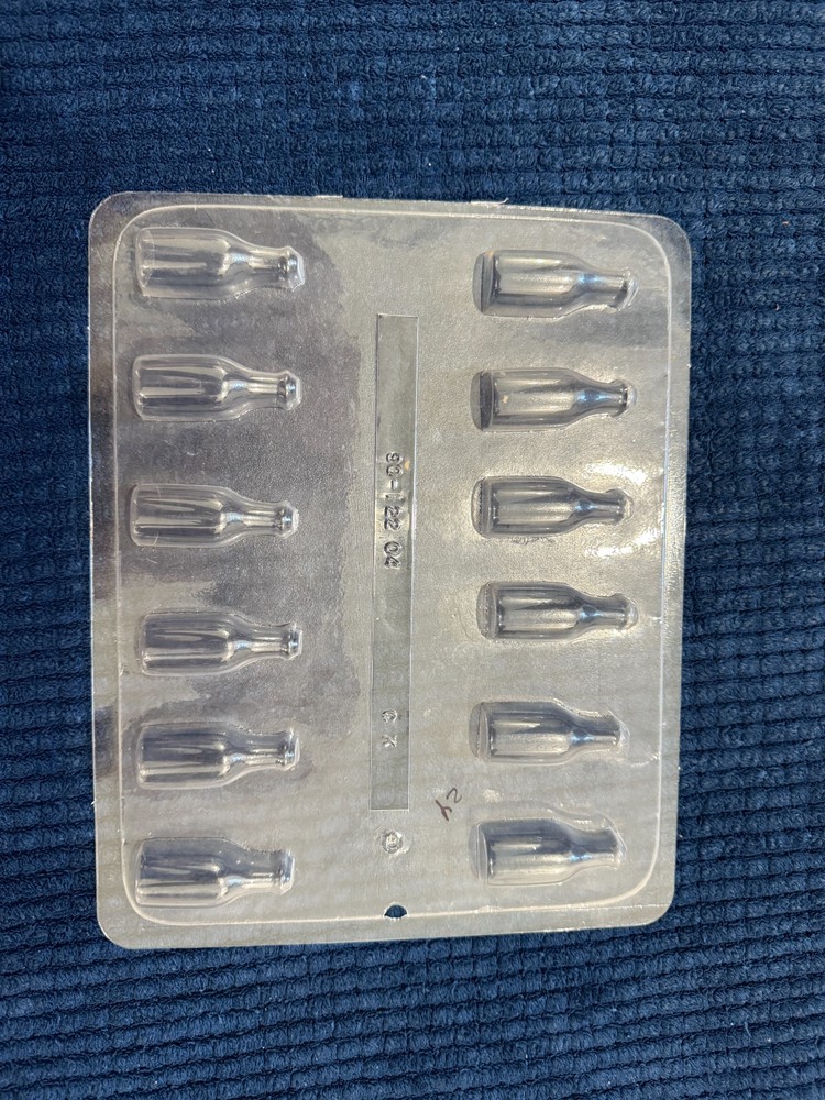 2 chocolate wine plastic mold