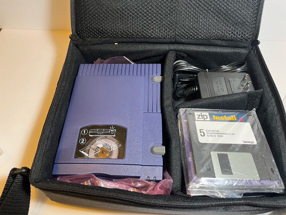 COMPLETE BUNDLE: iomega Z100P2 ZIP 100 External Drive - Manual, Discs, Adapter