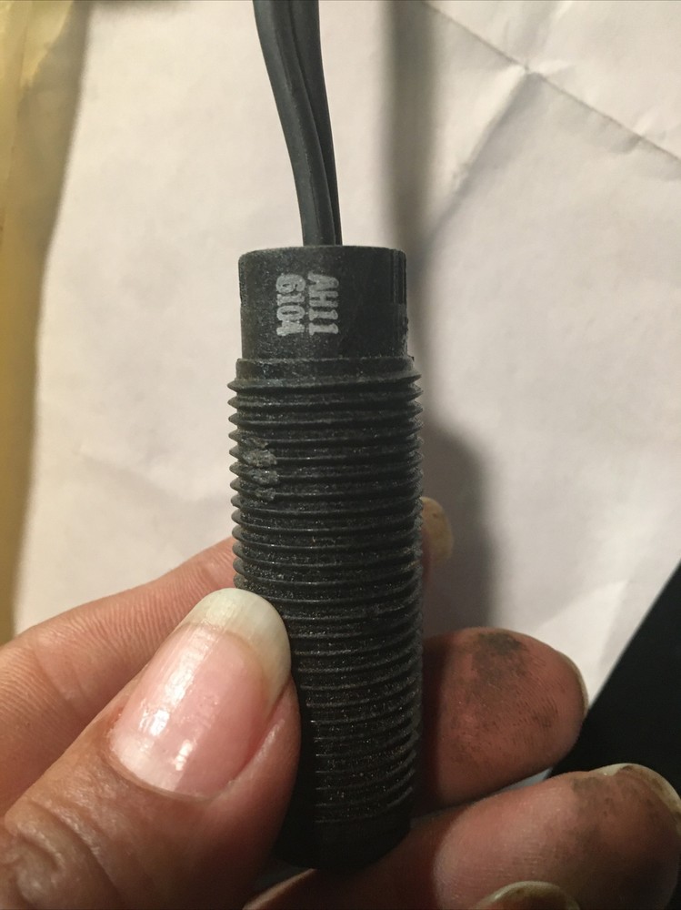 John Deere Original Equipment Sensor #AH116104