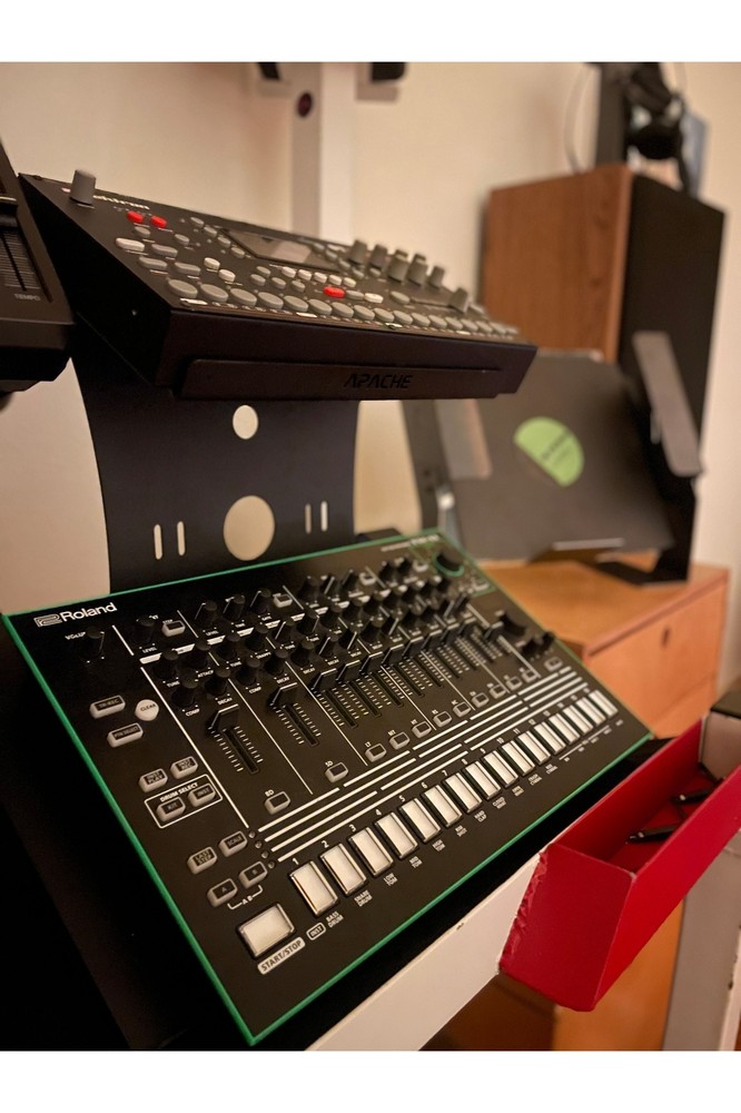 18” Stand for DJ controller, Synthesizer, drum machine, sampler, Moog, roland