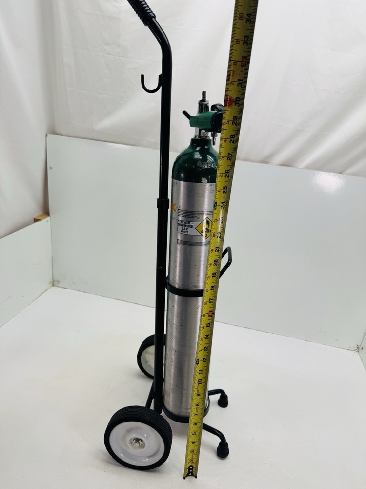 Praxair Empty Oxygen Tank With Regulator Car Size E
