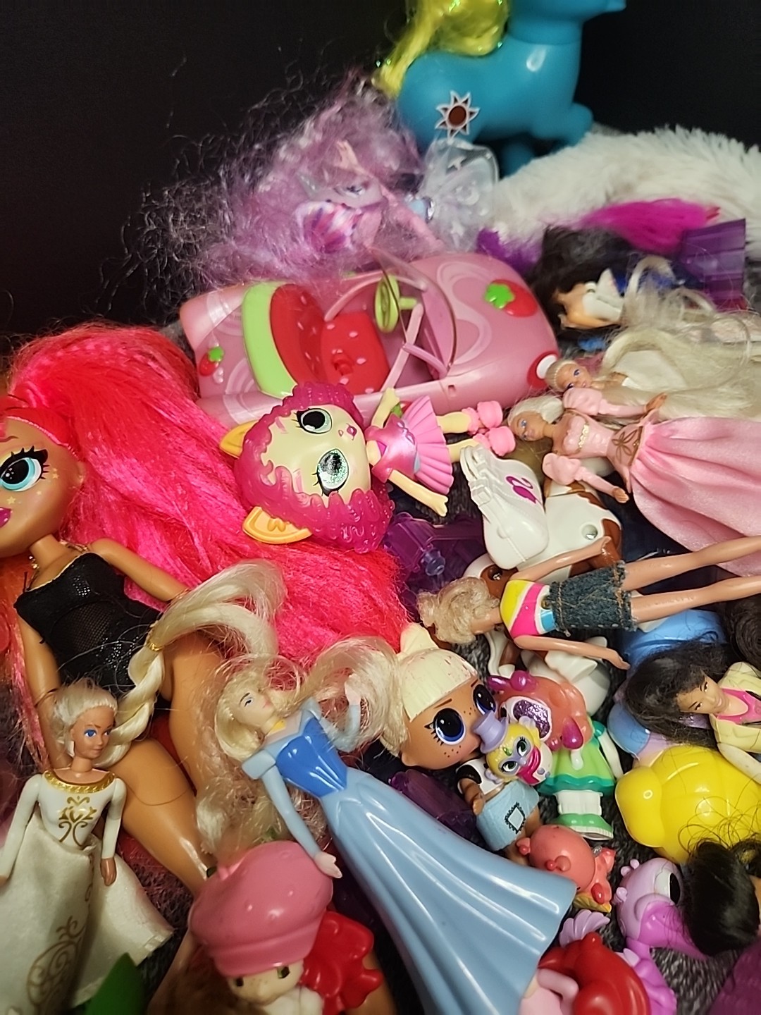 Mixed Girl Toys Clean Up Lot - Barbie, Trolls, Strawberry Shortcake & More!