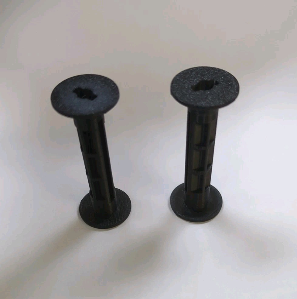 2 Empty Plastic 120 / 220 Film Spools for Medium Format Cameras