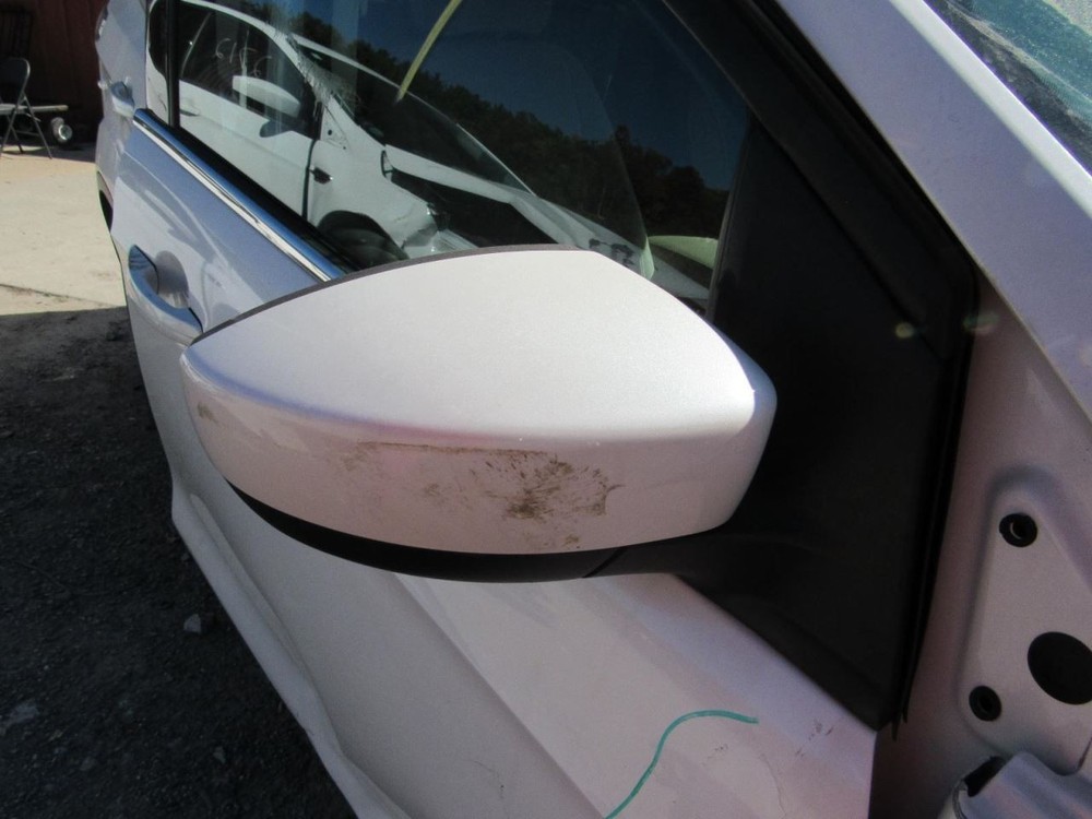 ESCAPE 2017 Glove Box 1000860