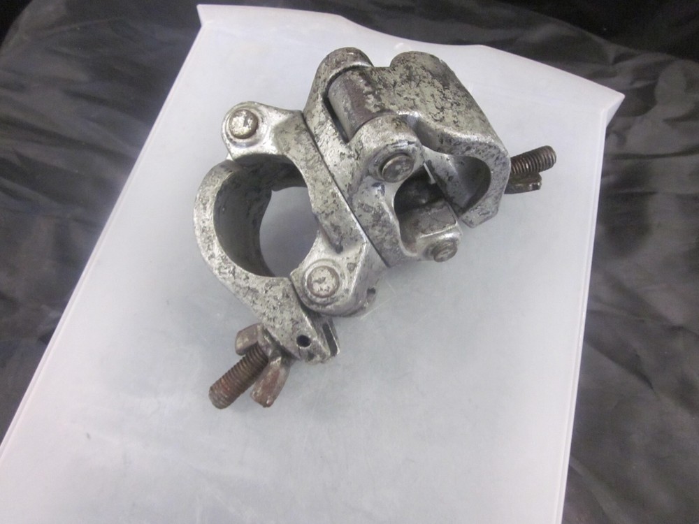 Swivel Coupler for Global Truss