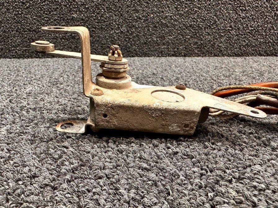 IVA20 (USE: 1VA20) Cessna 310D Micro Switch Assembly w Bracket
