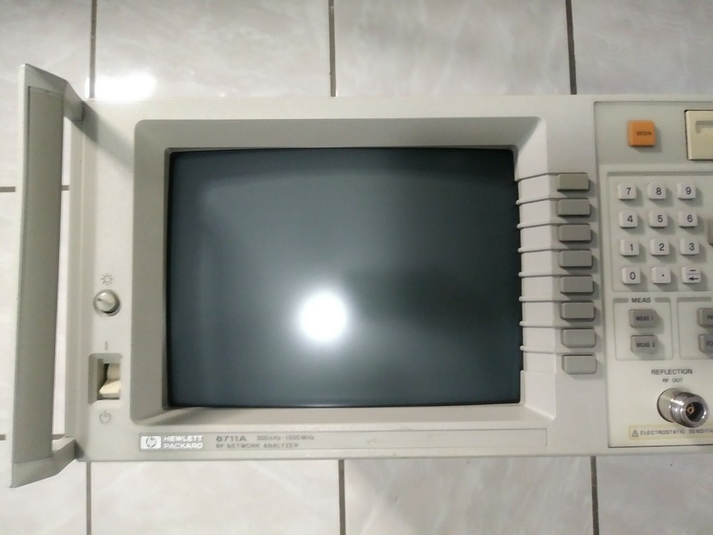 VNA HP AGILENT 8711A RF VECTOR NETWORK ANALYZER