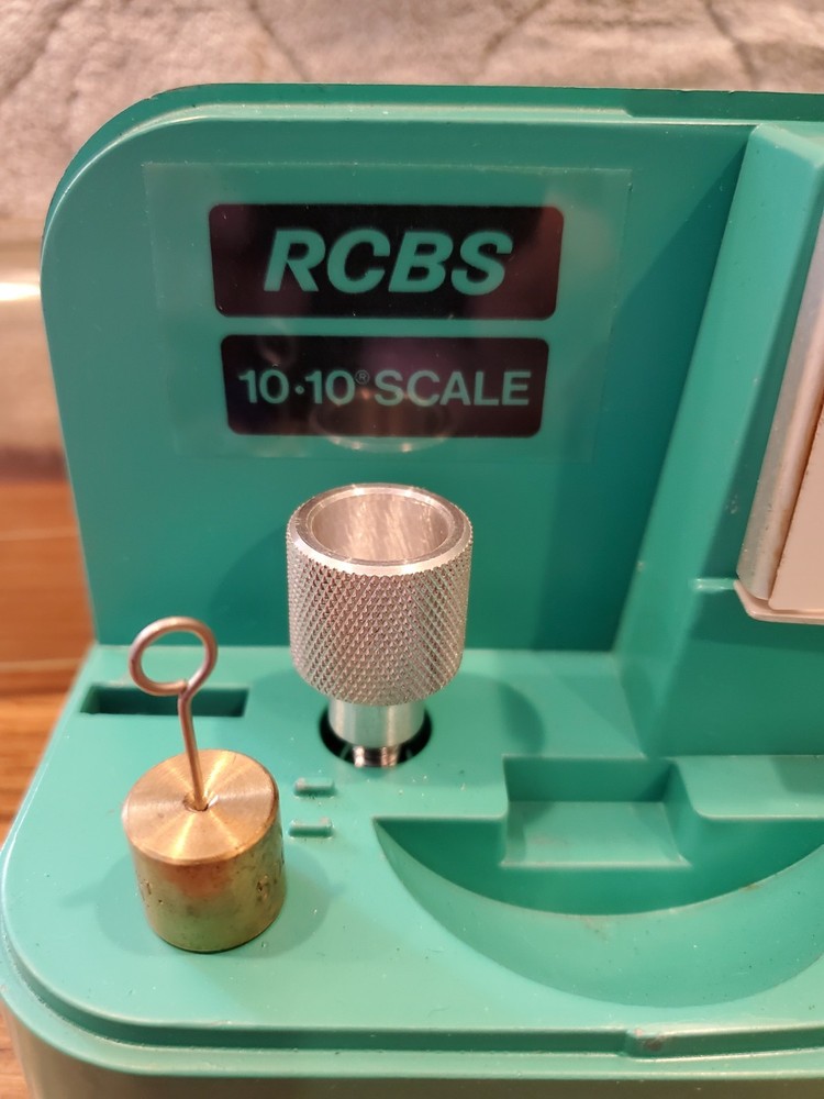 RCBS Reloading Model 10-10 Reloading powder and bullet Scale