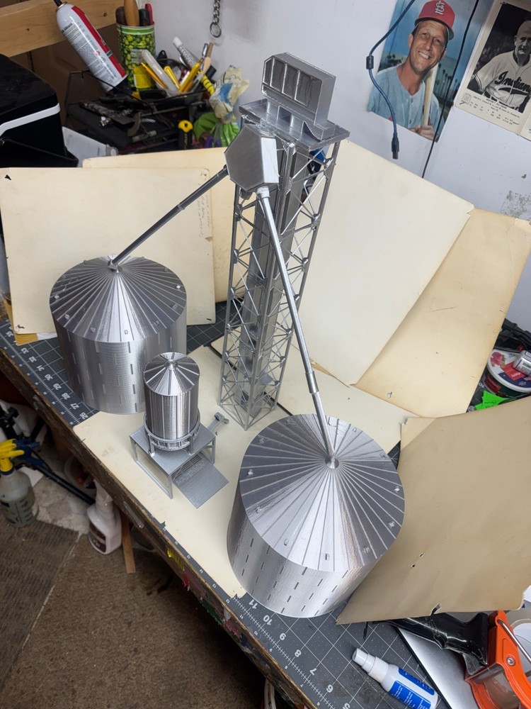 Farm Grain Bin Model Set 3D Printed 2 Bins Leg Tower Pit Auger Unloading Bin