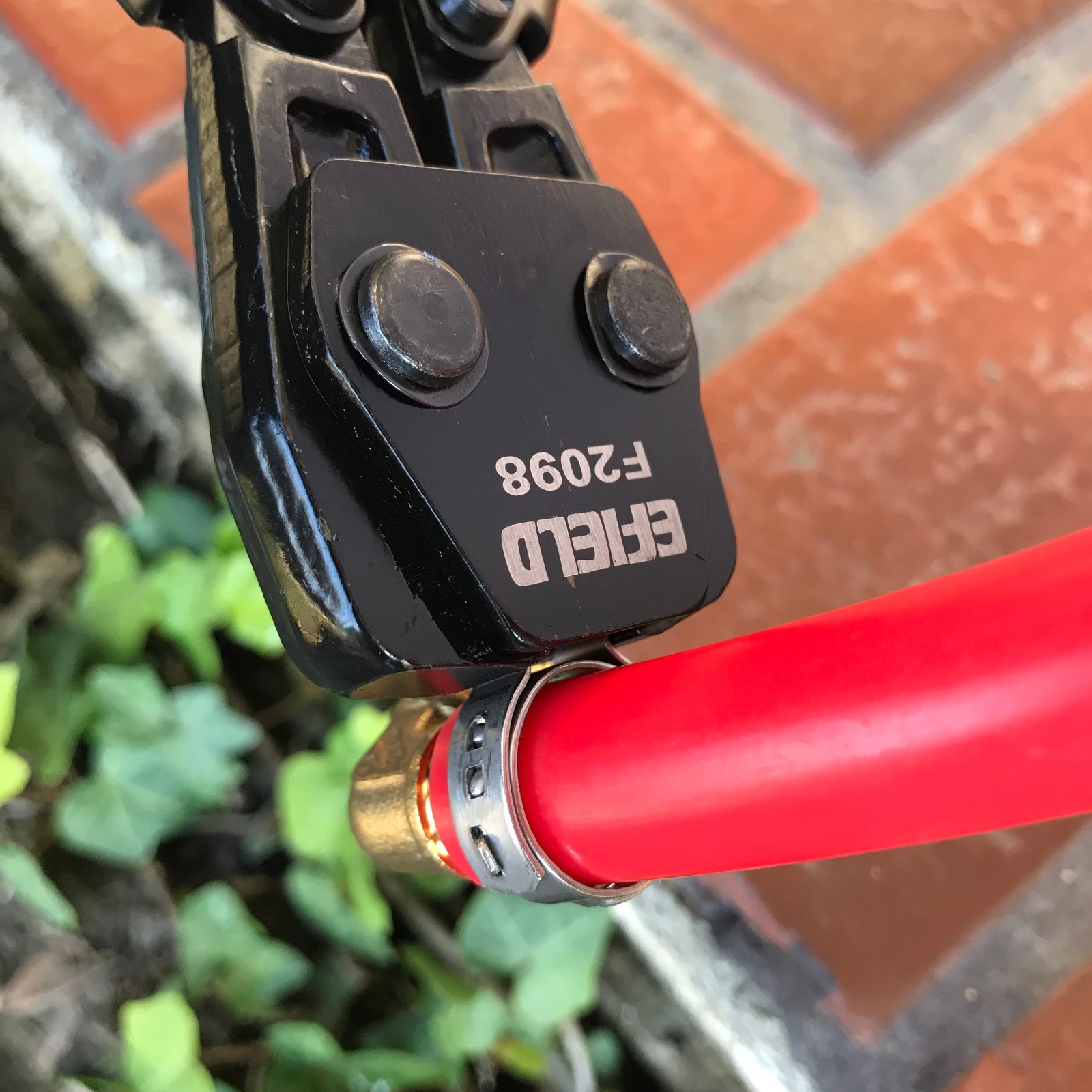 EFIELD PEX CINCH CLAMP CRIMPING TOOL & CUTTER,GAUGE+ 30 1/2" ,3/4" CLAMPS IN BAG