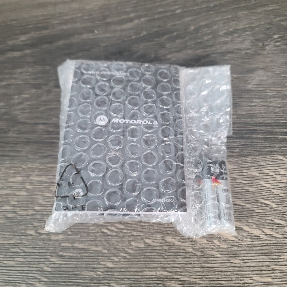 New in Package Motorola Wireless Portable Bluetooth Mouse