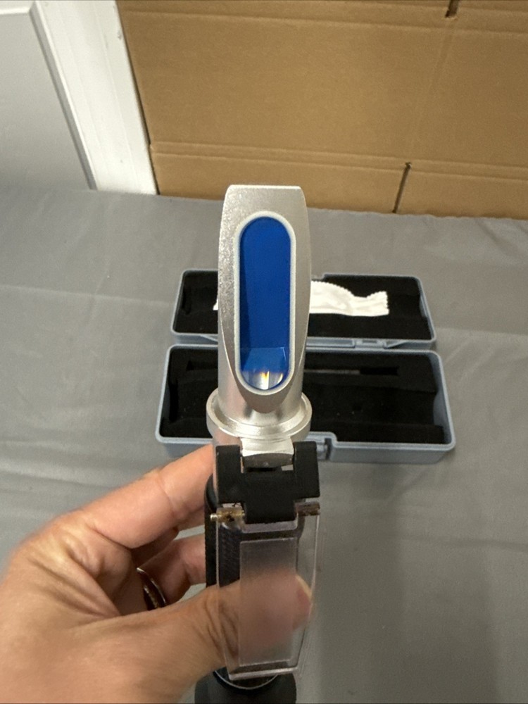 Portable Refractometer with Accessories & Case