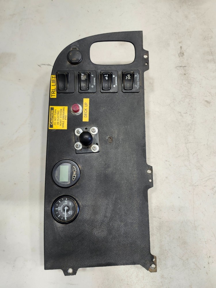 2012 Peterbilt 388 Dash Gauge Panel Cluster S64-6024-300