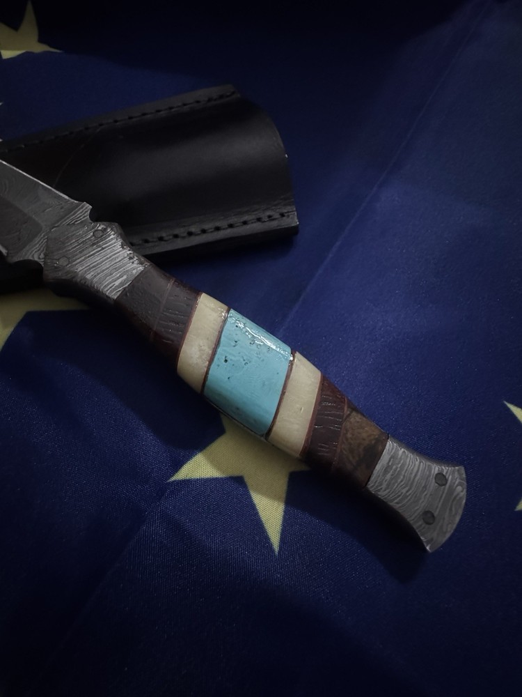 Damascus dagger