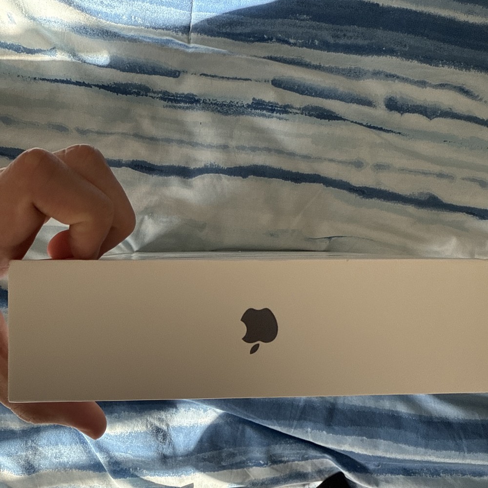 iPad 9th Generation Wi-Fi 64GB Space Gray (EMPTY BOX ONLY)