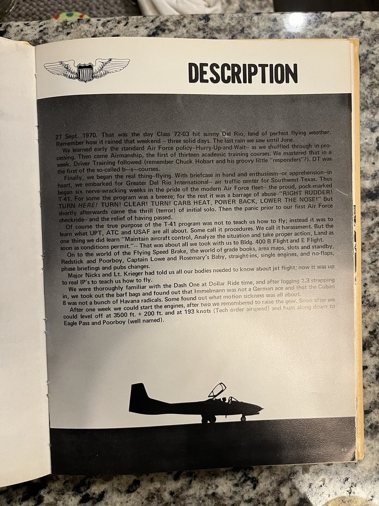 UPT Class 72-03 Flight Manual/Yearbook 1971