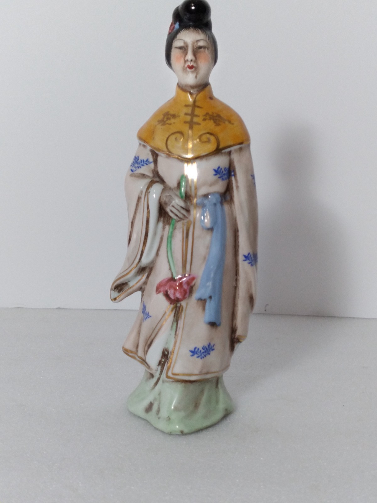 Vintage Japanese Geisha Figurine, Porcelain, Woman in a Kimono 9.5"H