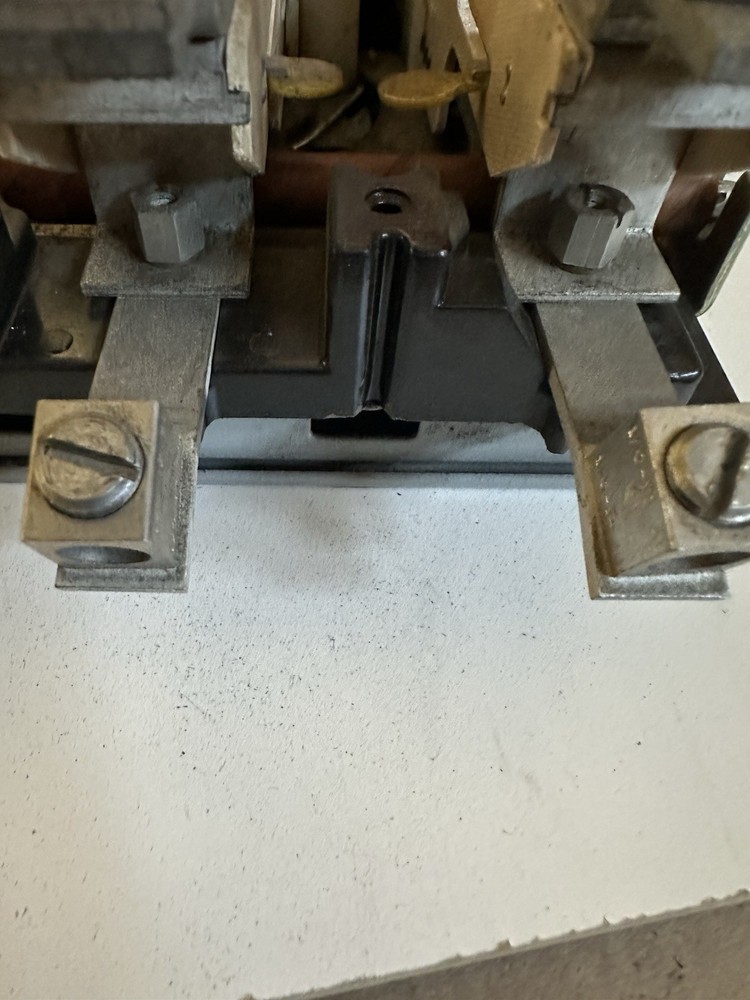 THC33 GENERAL ELECTRIC 100 AMP DISCONNECT