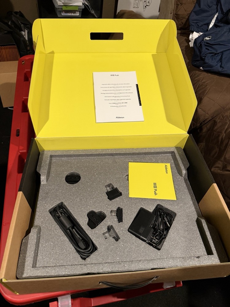 Ableton Push 2 – Slightly new/ Box & Cables – Mint Condition