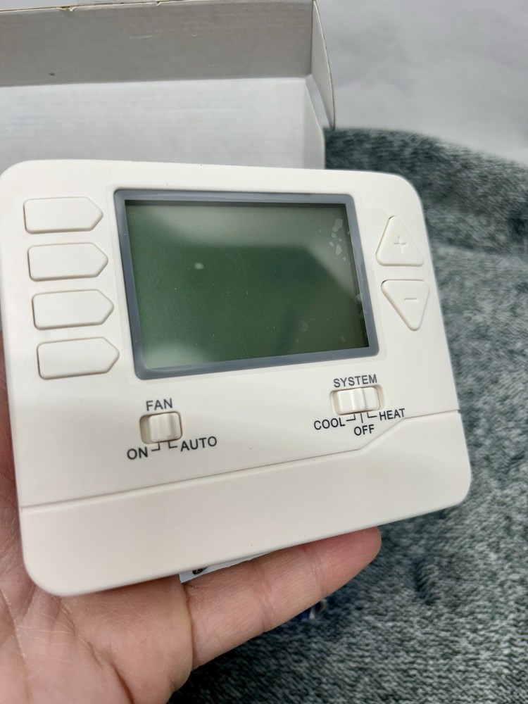 Single Stage 705 Thermostat Programmable Open Box (SH4)