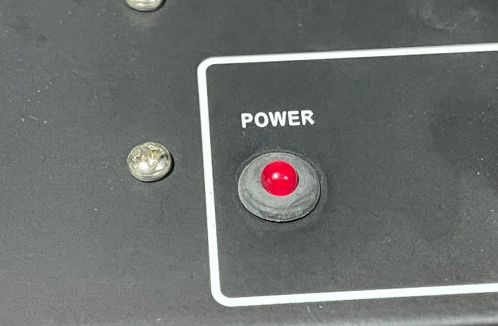 TW PDA‑52 UHF/VHF/FM Distribution Amplifier – Powers On – Untested Further