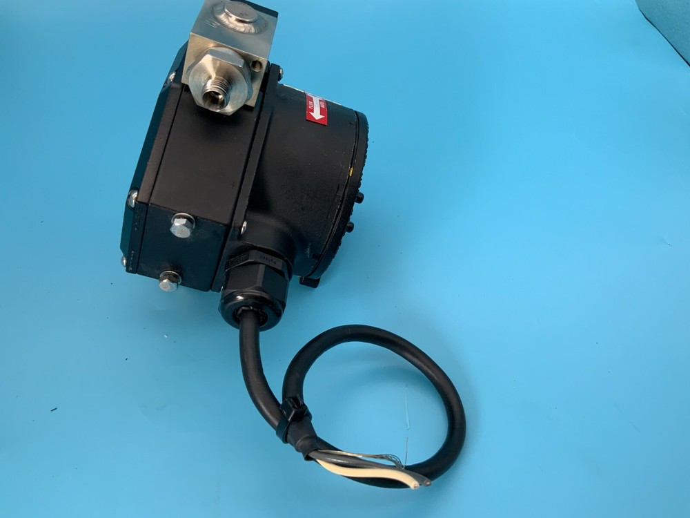 Brooks Instrument MT 3750 Explosion Proof Flow Meter