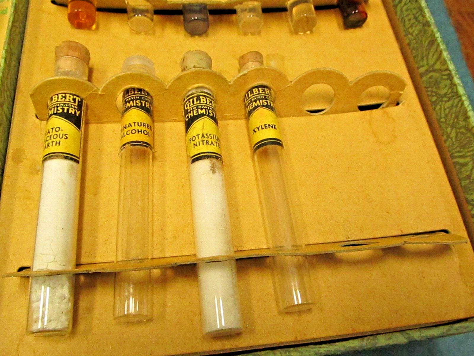 Vintage '38 Gilbert No.8 microscope set with Polaroid jr