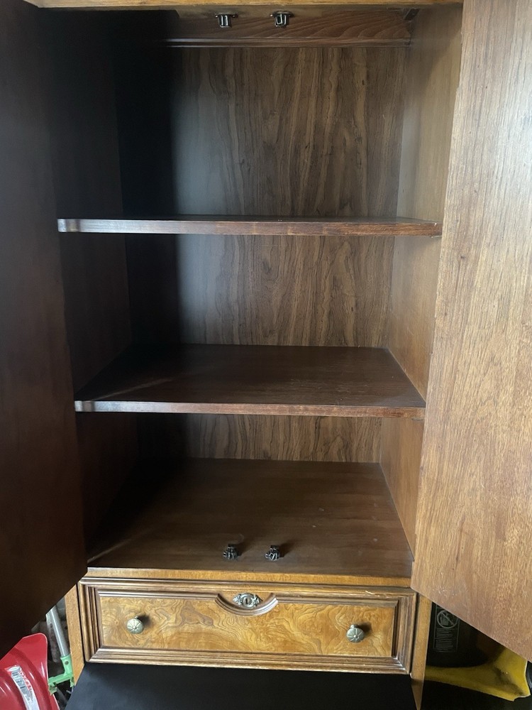 Thomasville 4-piece Bedroom Set - real wood!!