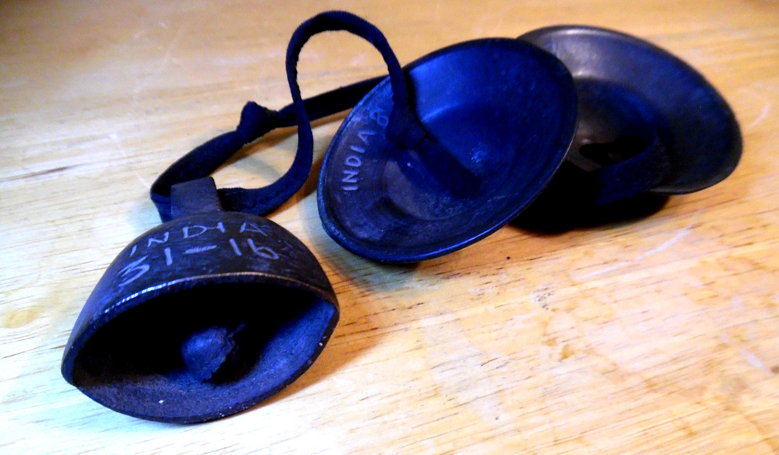 ANTIQUE TIBETAN BUDDHIST TINGSHA BRONZE MEDITATION CYMBALS AND BELL MKD 31-16