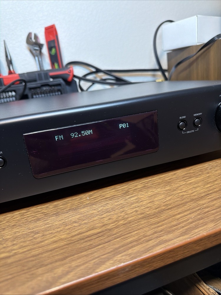 NAD C427 Stereo Tuner - Black