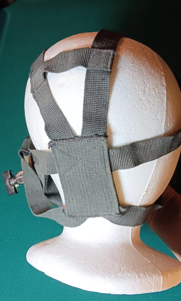 MILITARY GAS MASK WITH FILTER