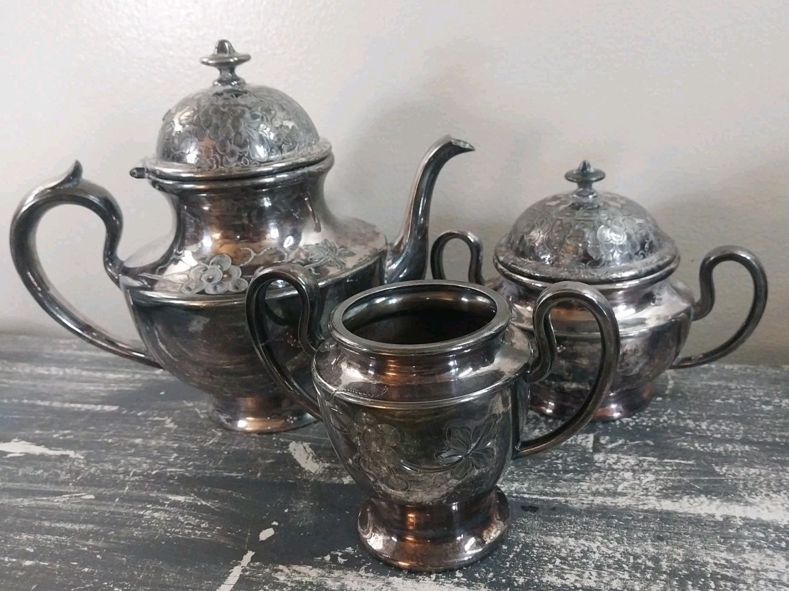 Vintage Derby Silverplate  3 Piece Set 2625